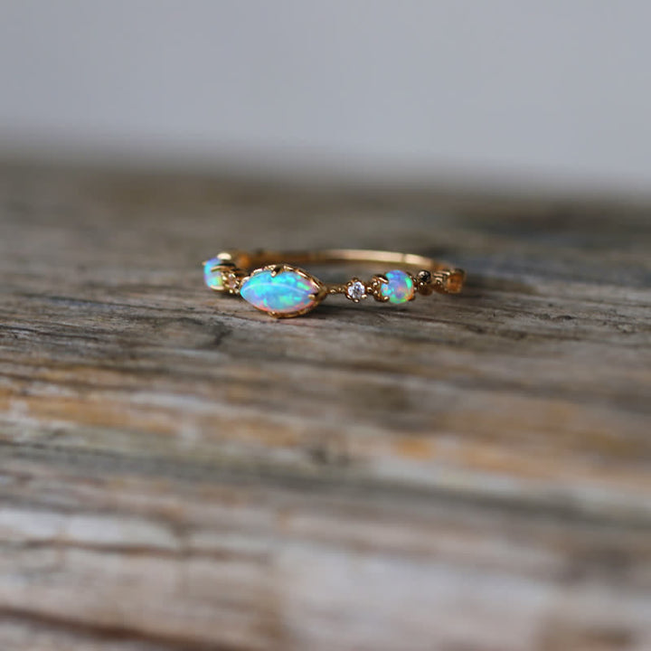 Olivenorma ”Love and Sincerity" - Opal Reki Vintage Ring