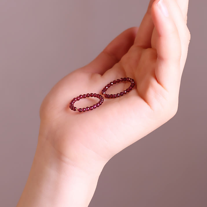 Olivenorma Extra Fine 2mm Garnet Bead Ring