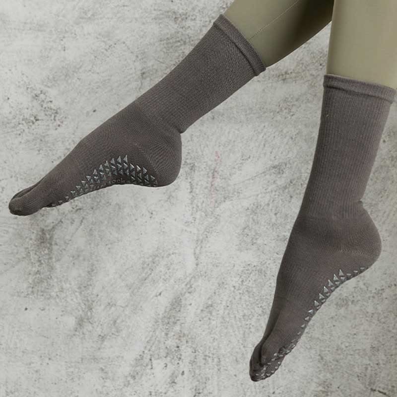 Olivenorma Solid Color Five-Toe Non-Slip Grip Toe Separation Pilates Barre Fitness Socks for Balance & Stability Yoga Socks - image 5
