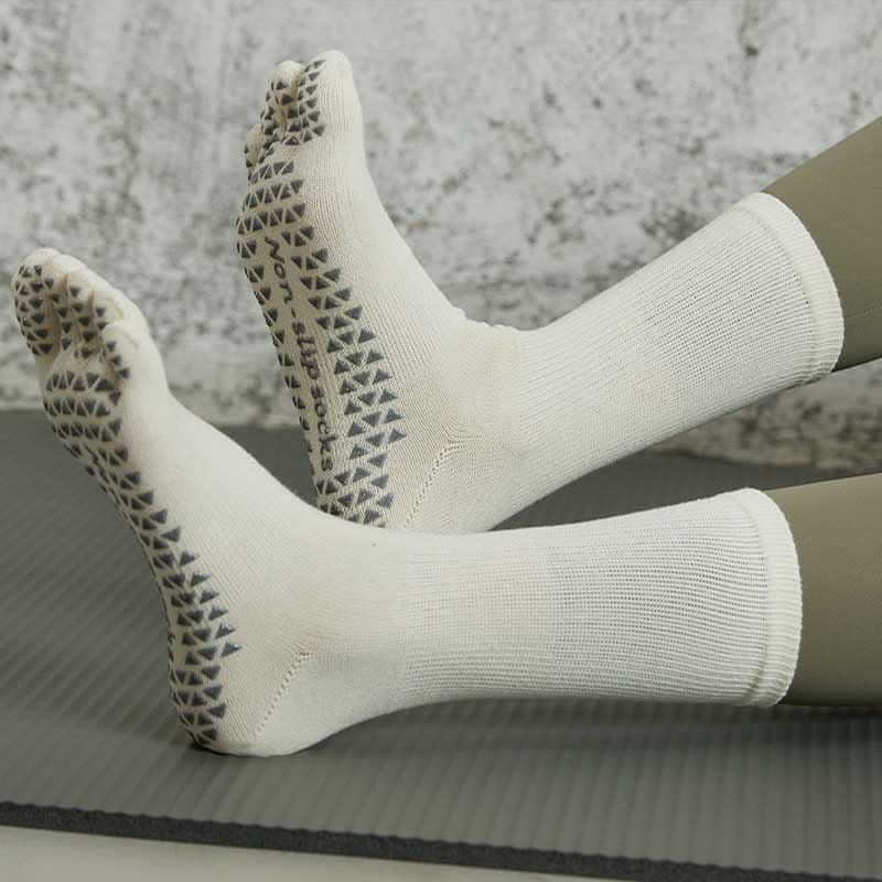Olivenorma Solid Color Five-Toe Non-Slip Grip Toe Separation Pilates Barre Fitness Socks for Balance & Stability Yoga Socks - image 2