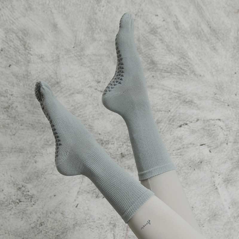 Olivenorma Solid Color Five-Toe Non-Slip Grip Toe Separation Pilates Barre Fitness Socks for Balance & Stability Yoga Socks - image 14