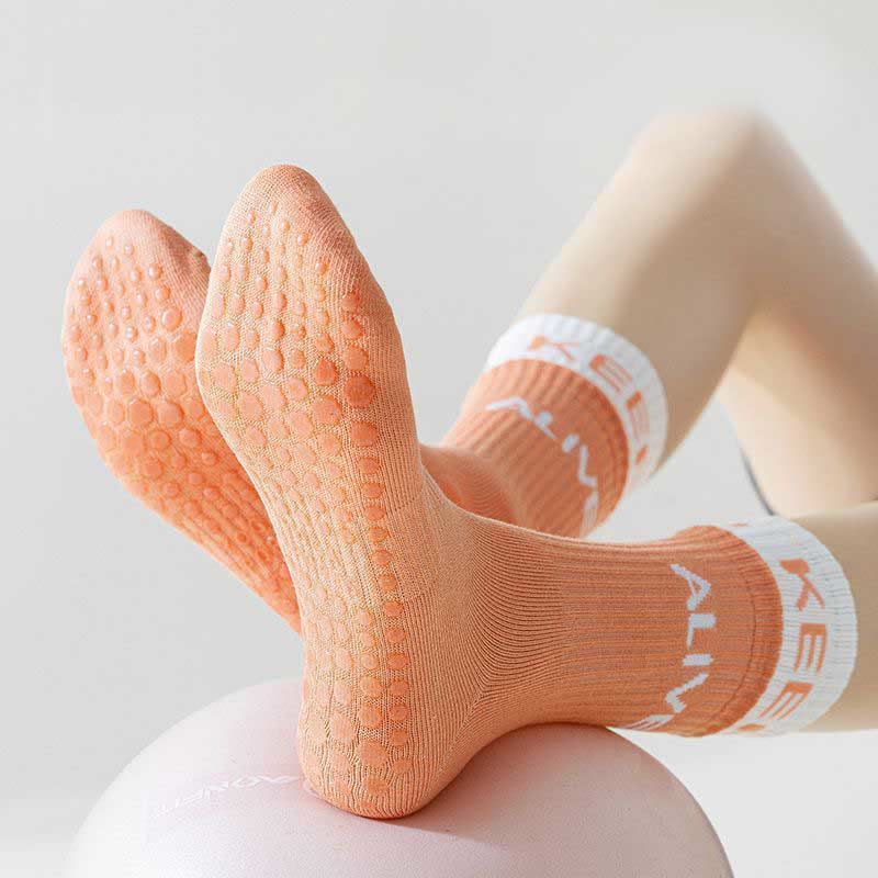 Olivenorma Two-Tone Grip Yoga Pilates Socks Non-Slip Training Barre Workout Socks - image 9