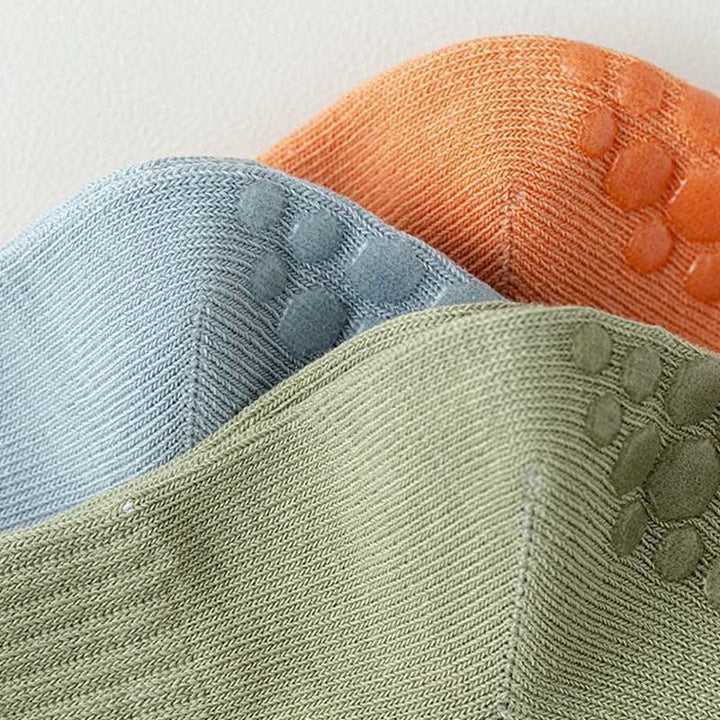 Olivenorma Two-tone Color Grip Sports Yoga Pilates Socks