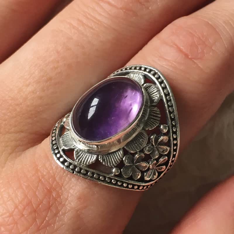 Olivenorma Natural Oval Amethyst Carved Hollow Flower Ring