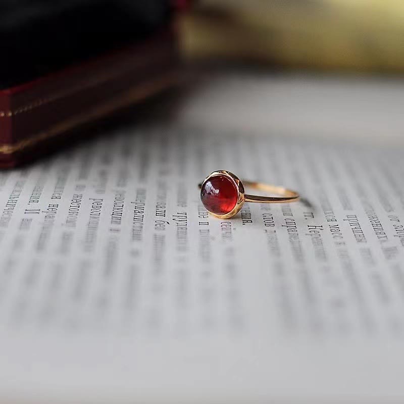 Olivenorma Retro Simple Round Stone Garnet Ring