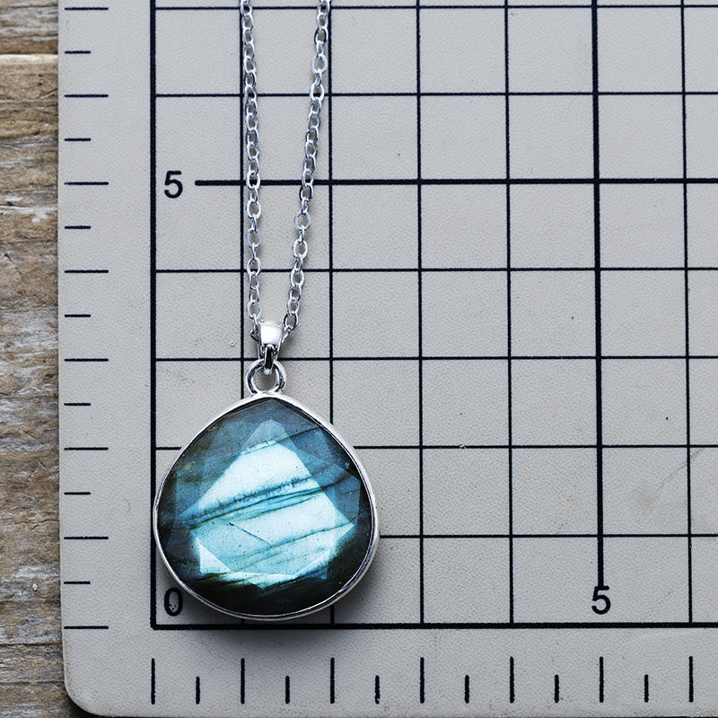 Olivenorma Labradorite Drop Cut Pendant Necklace