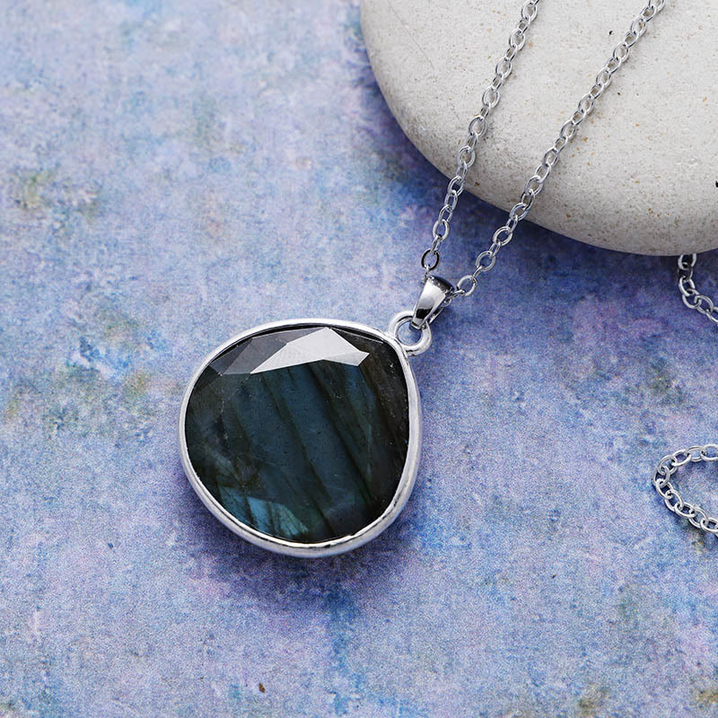 Olivenorma Labradorite Drop Cut Pendant Necklace