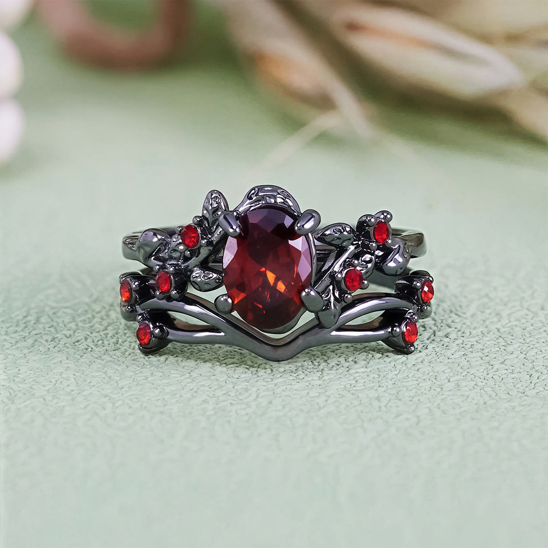 Olivenorma Vintage Black Ruby Leaf Ring