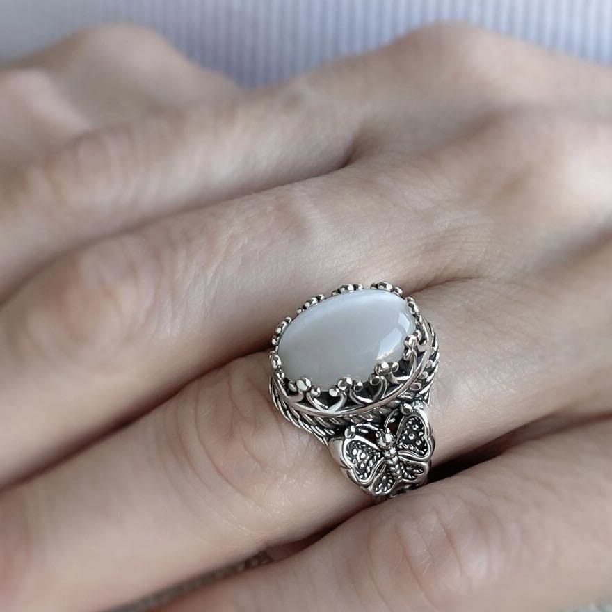 Olivenorma Vintage Oval Cut White Cat's Eye Stone Ring