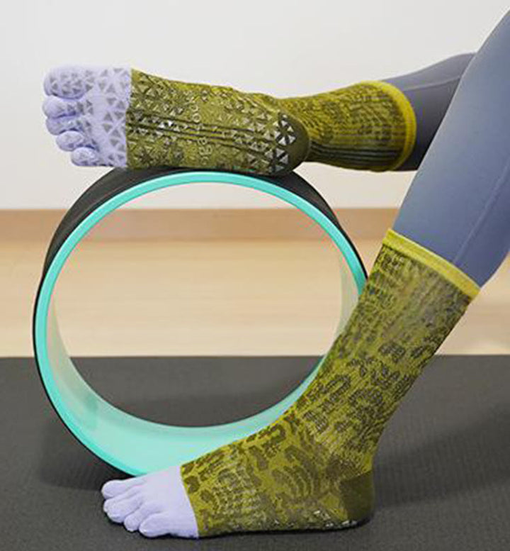 Olivenorma Five-Toe Non-Slip Floral Print Yoga Socks - image 4