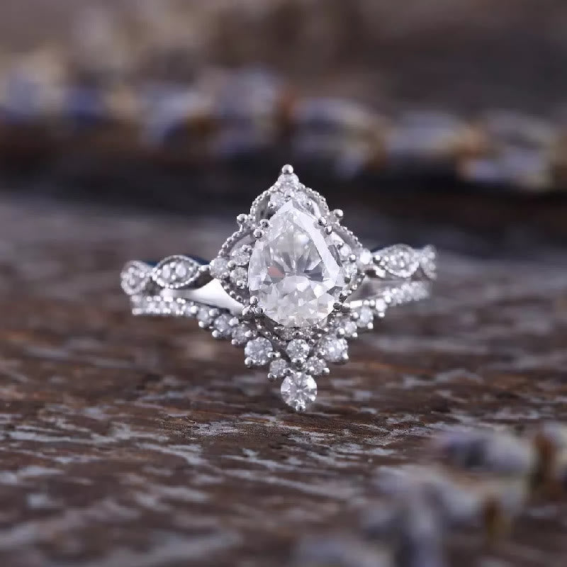 FREE Today: A Crown Designed for a Queen Oval Diamond 2Pcs Ring Set - image 4