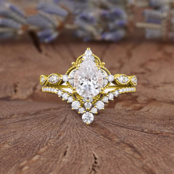 FREE Today: A Crown Designed for a Queen Oval Diamond 2Pcs Ring Set - Golden - US 10 - image 12