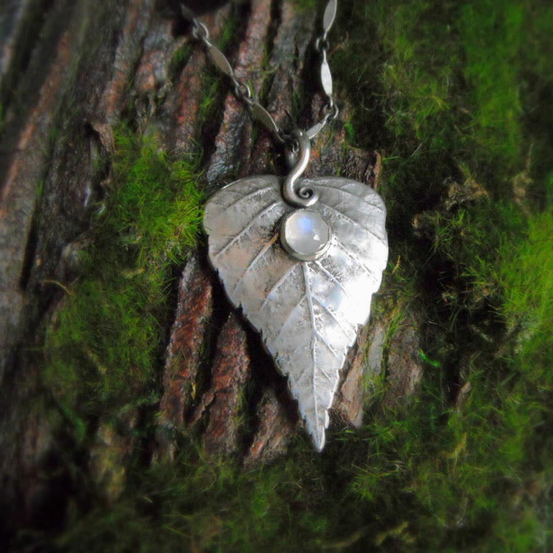 Olivenorma "Spring Choice" - Moonstone Birch Leaf Necklace