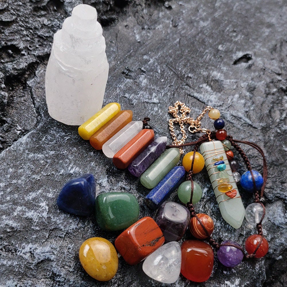 Olivenorma 17 pcs Chakra Stone Crystal Set