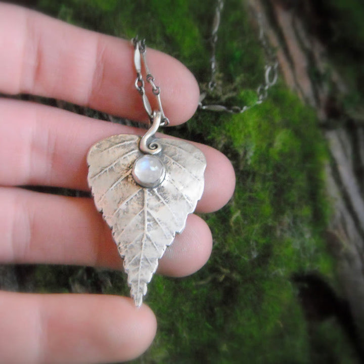 Olivenorma "Spring Choice" - Moonstone Birch Leaf Necklace