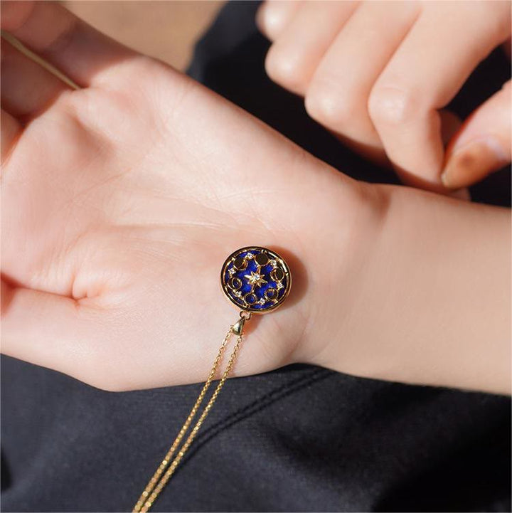 Olivenorma Lapis Lazuli Moon Phase Eight Awn Star Necklace