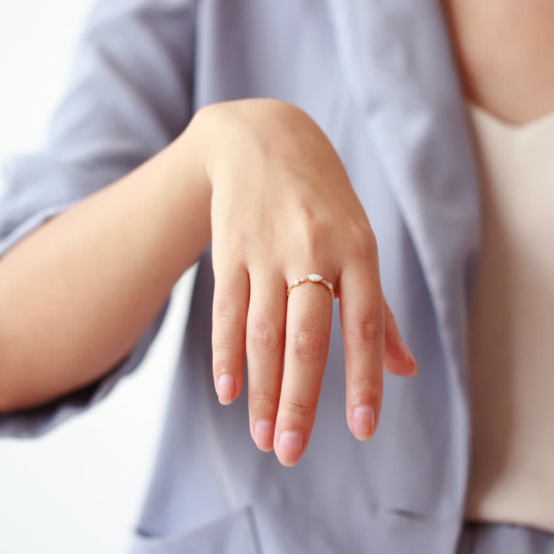 Olivenorma ”Love and Sincerity" - Opal Reki Vintage Ring