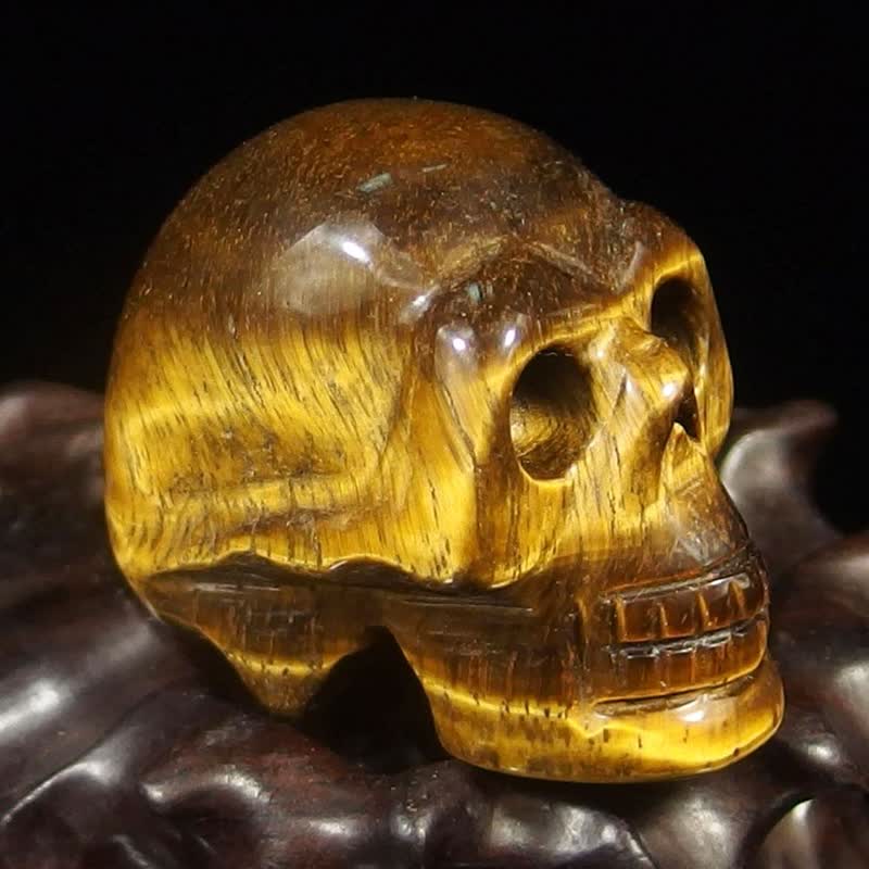 Olivenorma Natural Crystal Skull Halloween Decoration